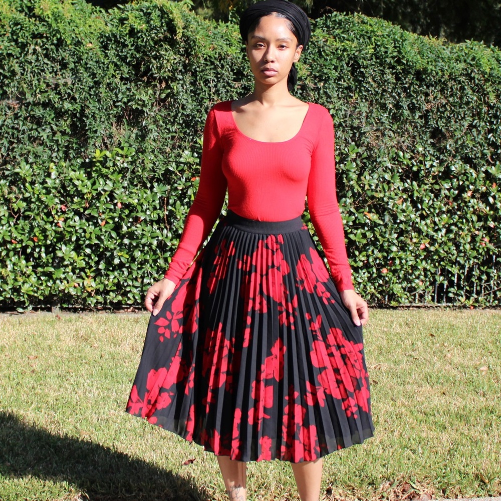 🍎 1800 Vintage Vibe Scruffled Skirt